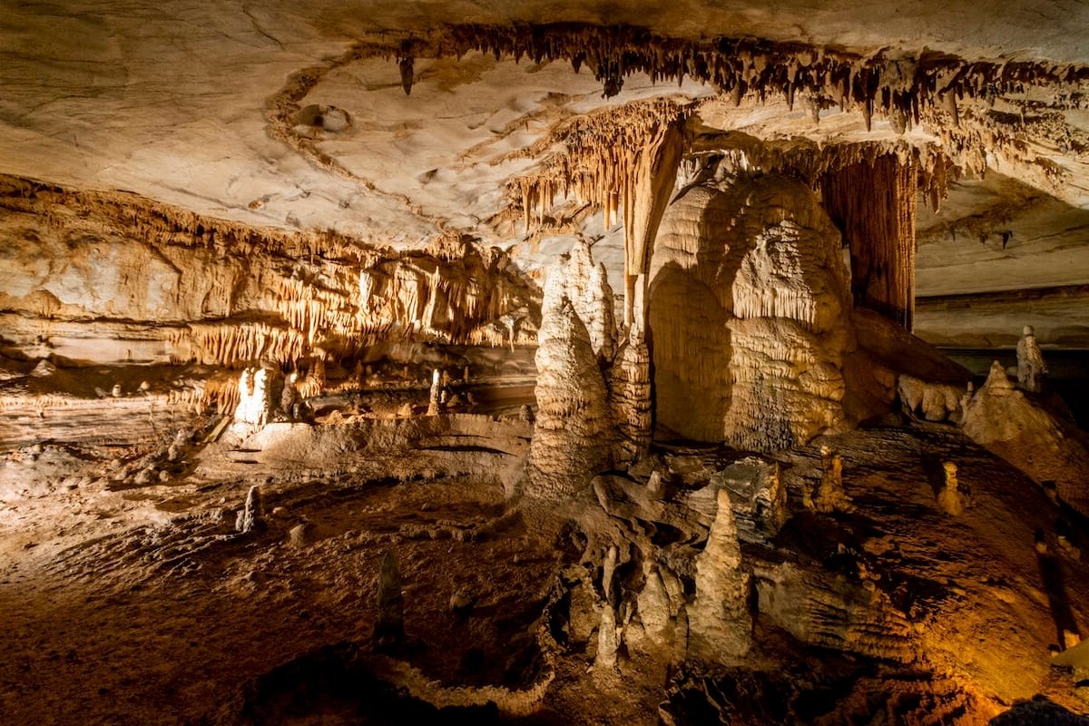 secrets-of-arkansass-enchanted-limestone-caves