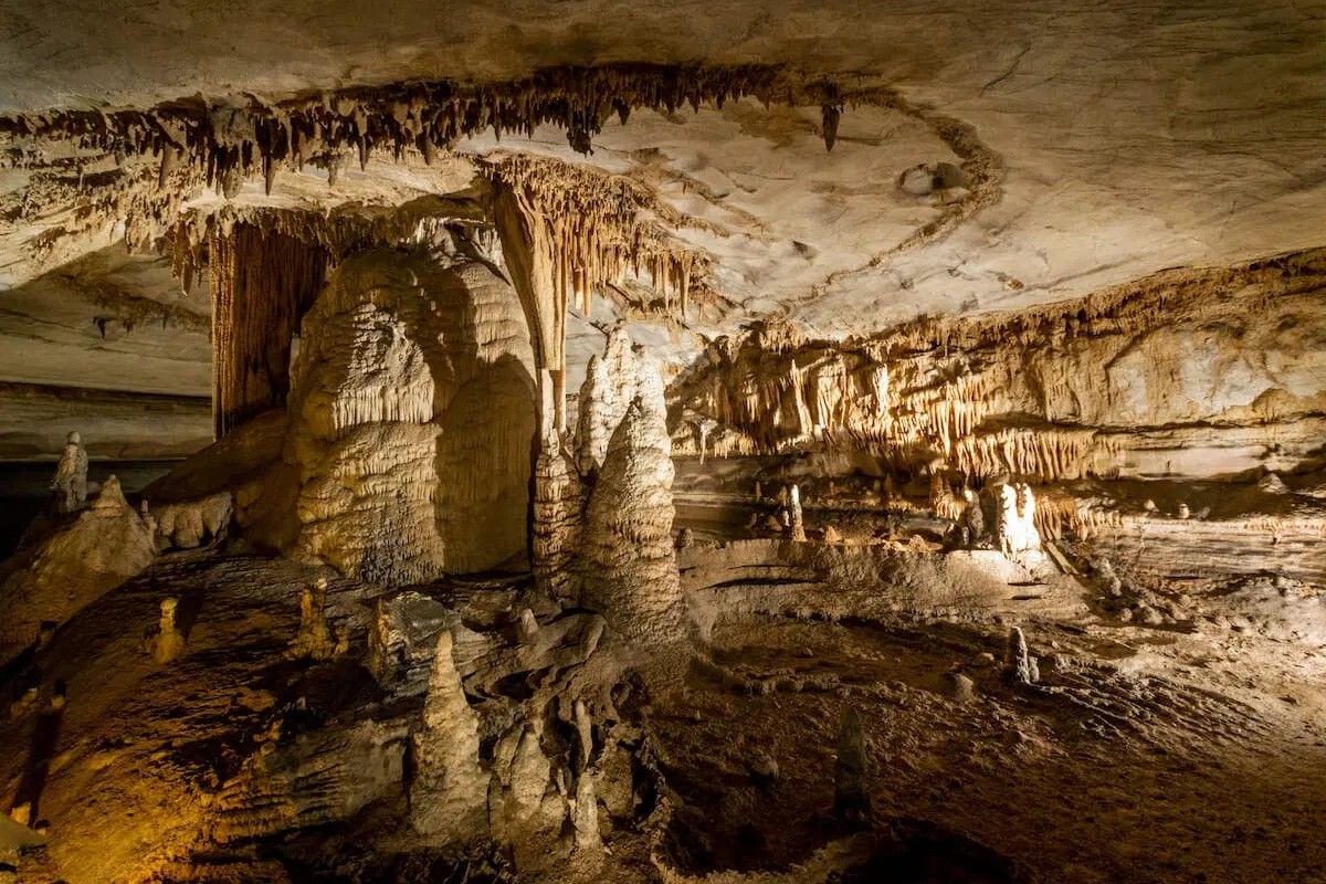 secrets-of-arkansass-sunken-forest-caves