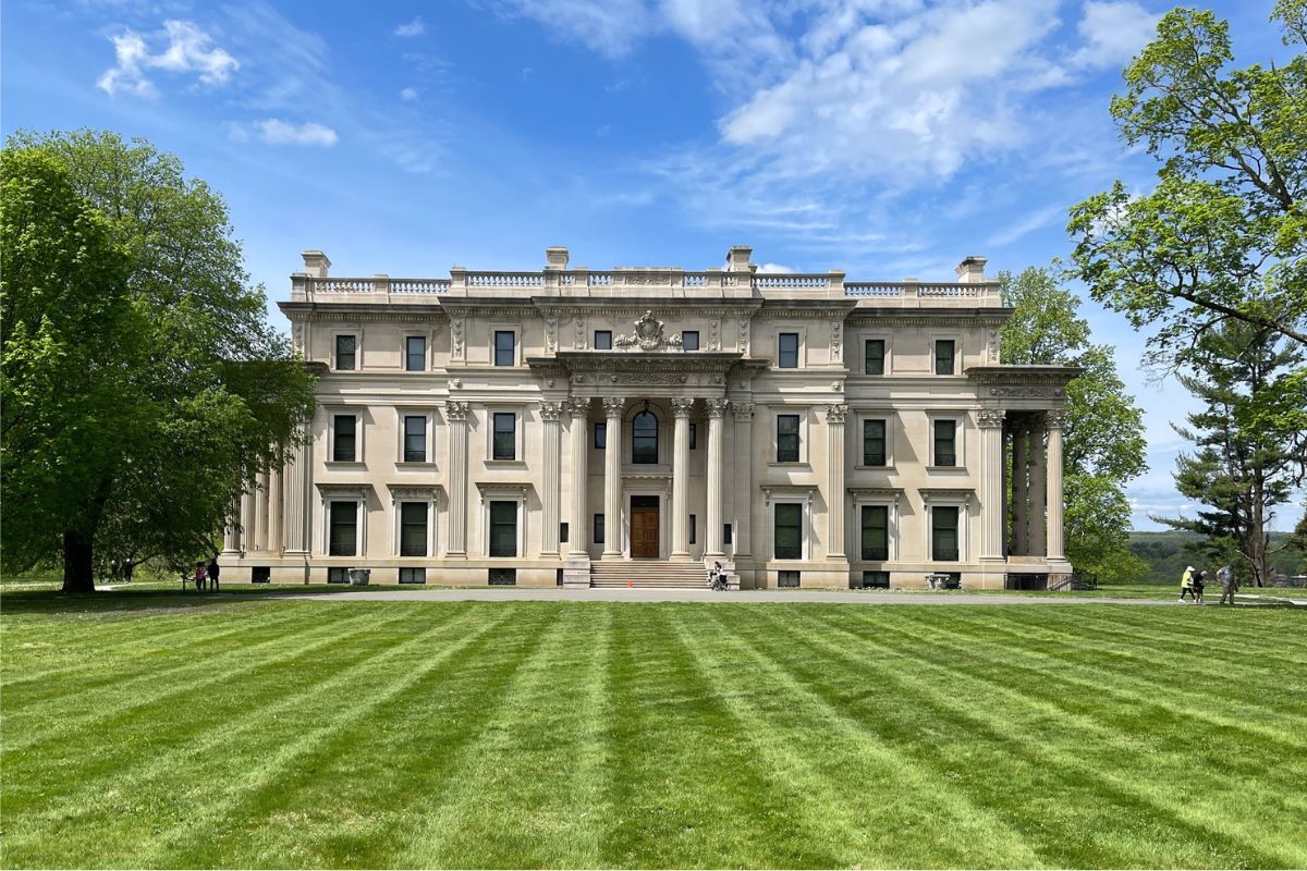 secrets-of-bethlehems-gilded-age-gardens