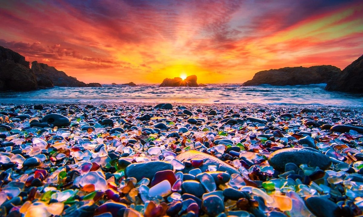 secrets-of-fort-braggs-sea-glass-beaches