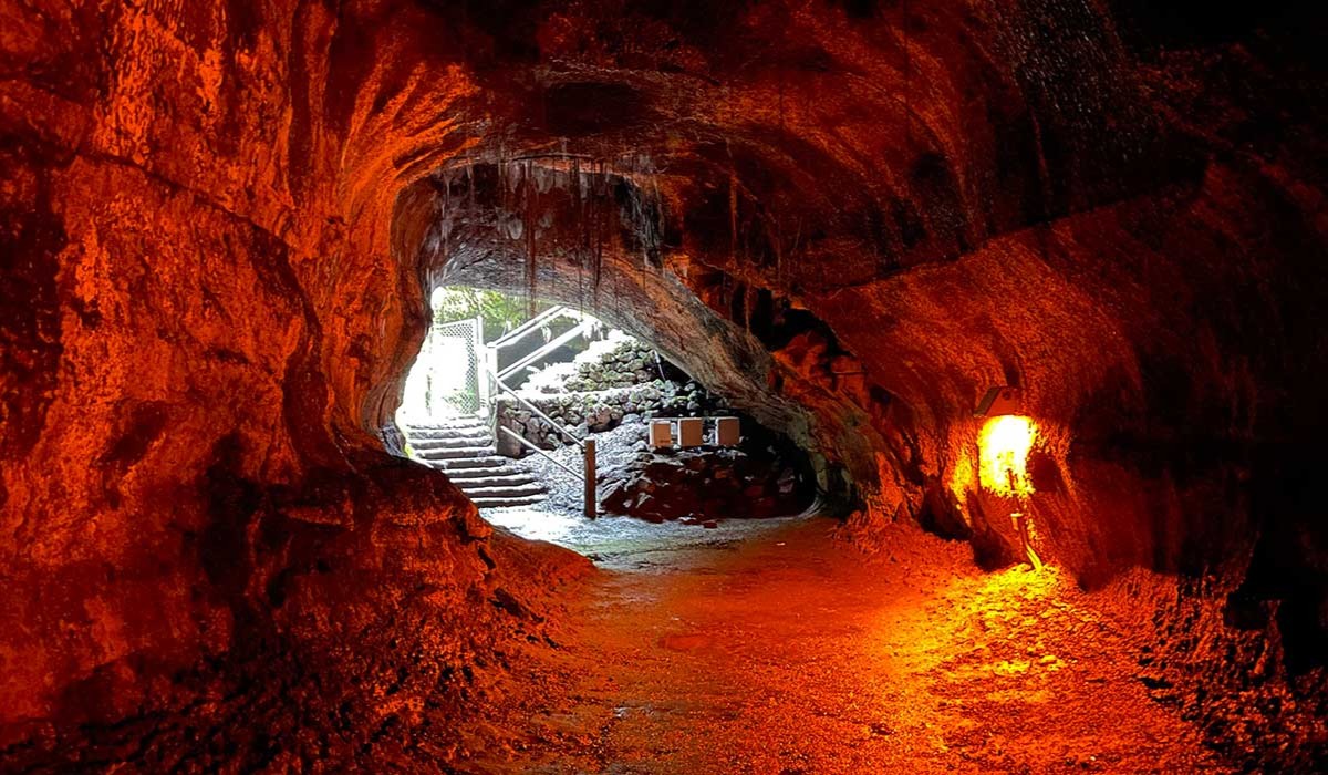 Secrets-Of-Hawaii8217s-Twisted-Volcanic-Lava-Tube-Caves secrets-of-hawaiis-twisted-volcanic-lava-tube-caves