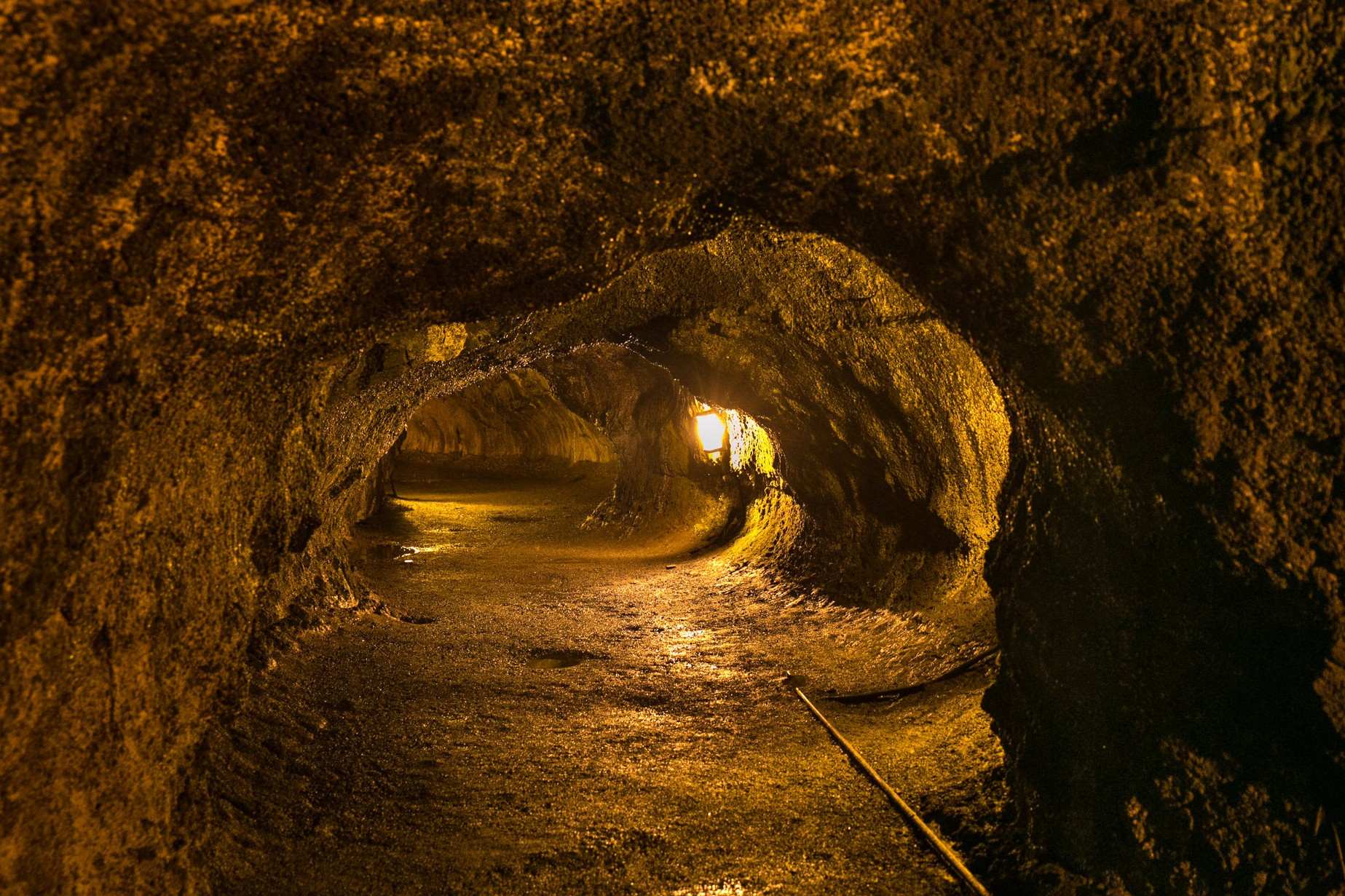 Secrets-Of-Hawaii8217s-Twisted-Volcanic-Lava-Tunnels secrets-of-hawaiis-twisted-volcanic-lava-tunnels