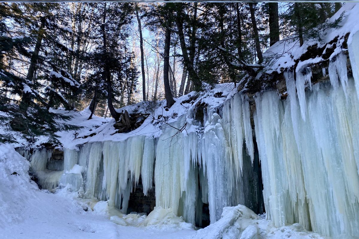 Secrets-Of-Michigan8217s-Frosted-Winter-Ice-Caves secrets-of-michigans-frosted-winter-ice-caves