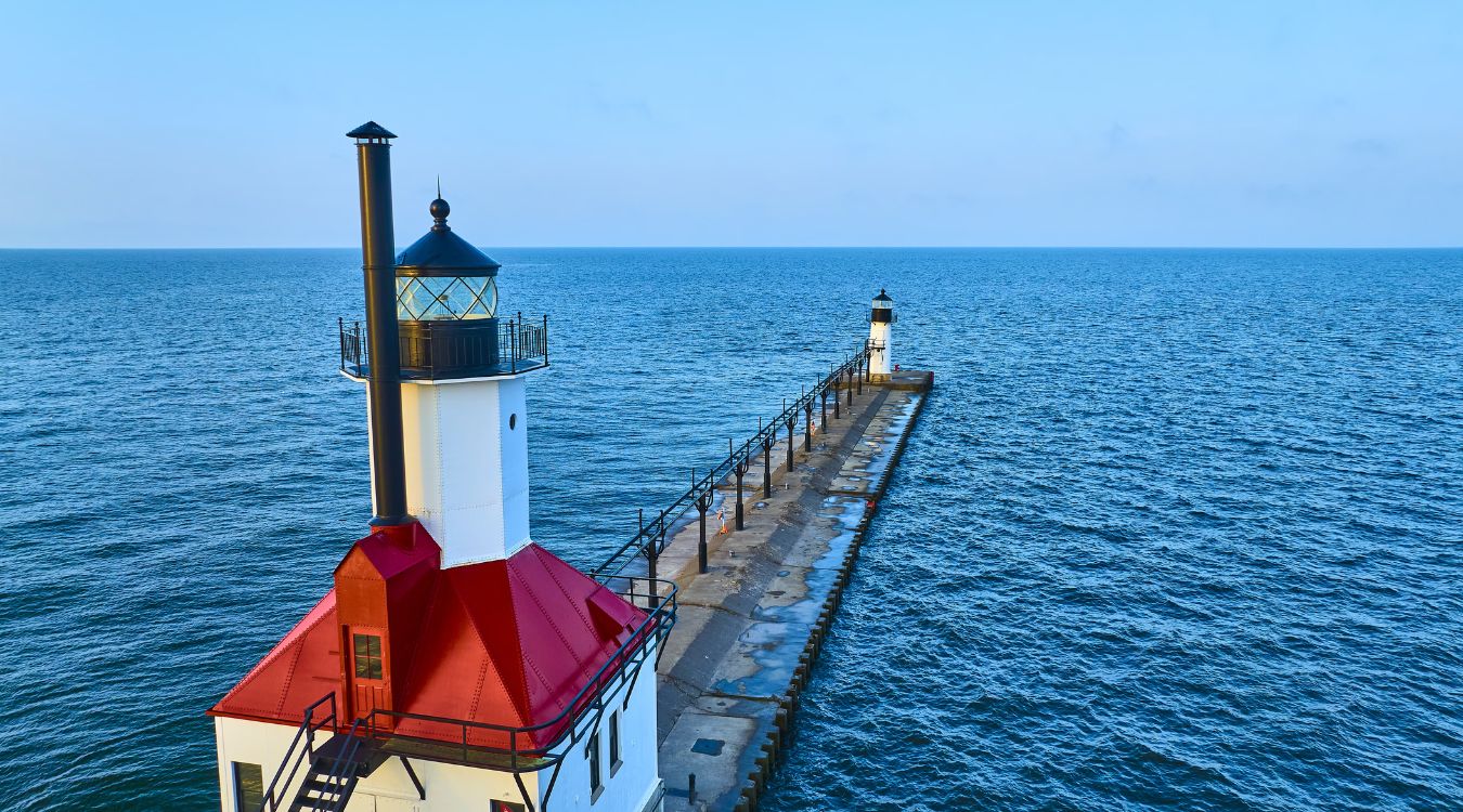 Secrets-Of-Michigan8217s-Great-Lakes-Lighthouses secrets-of-michigans-great-lakes-lighthouses