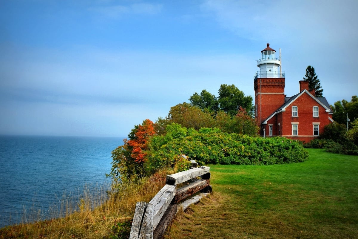 Secrets-Of-Michigan8217s-Lake-Superior-Lighthouse-Cottages secrets-of-michigans-lake-superior-lighthouse-cottages