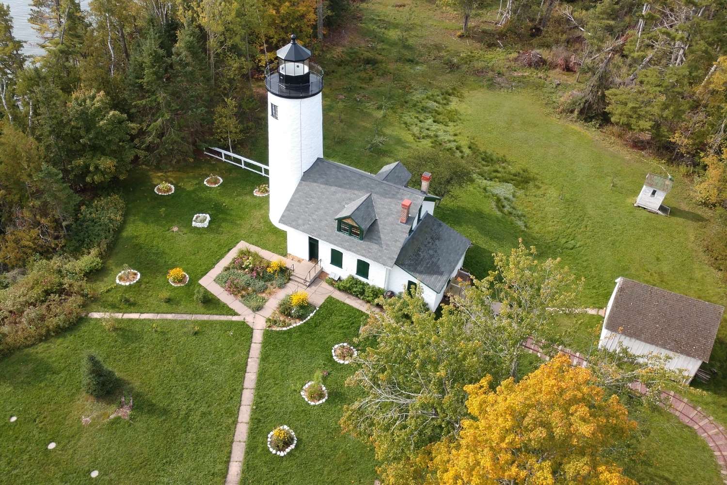 Secrets-Of-Michigan8217s-Lighthouse-Islands secrets-of-michigans-lighthouse-islands