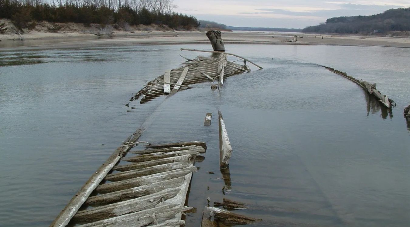 Secrets-Of-Missouri8217s-Haunted-River-Steamboat-Wharves secrets-of-missouris-haunted-river-steamboat-wharves