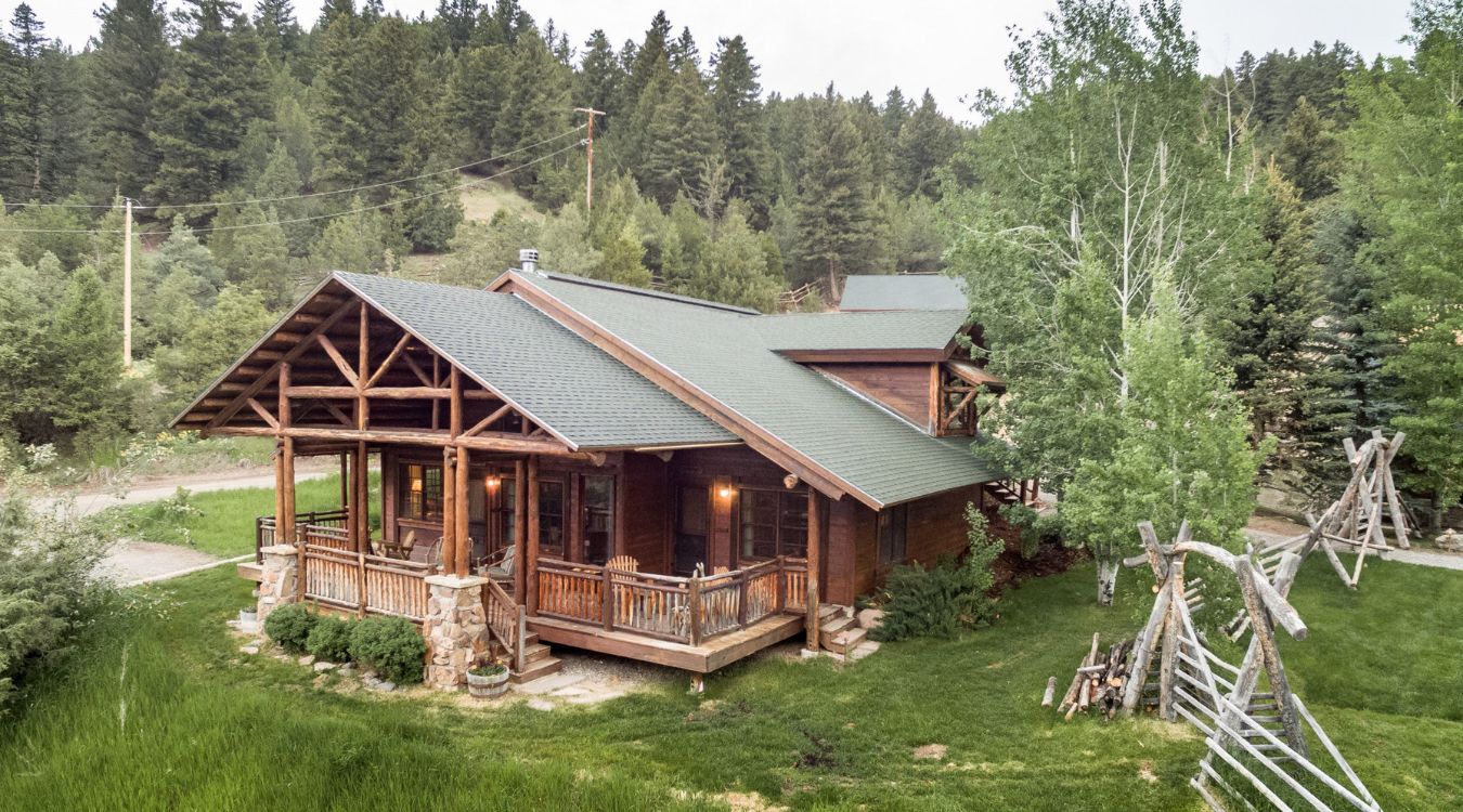 secrets-of-montanas-virginia-city-cabins