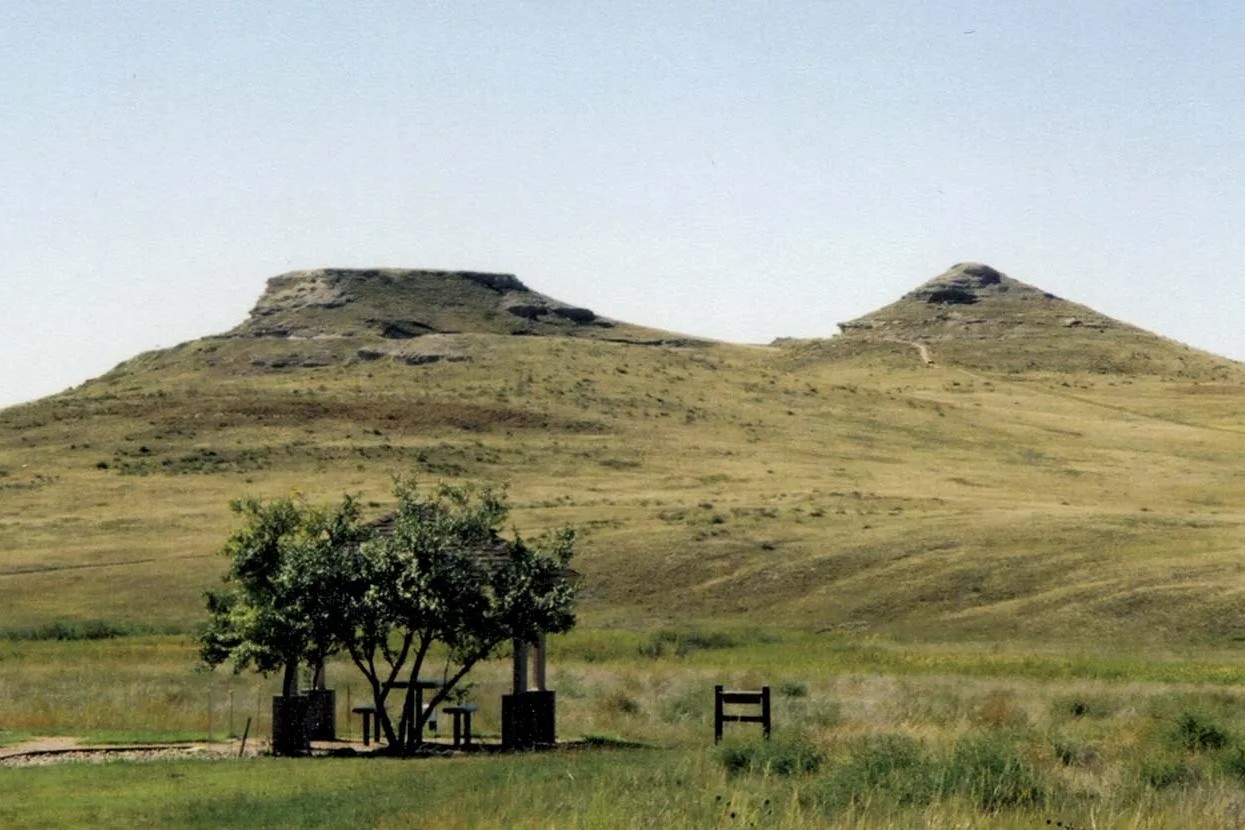 Secrets-Of-Nebraska8217s-Agate-Fossil-Beds-Sod-Houses secrets-of-nebraskas-agate-fossil-beds-sod-houses
