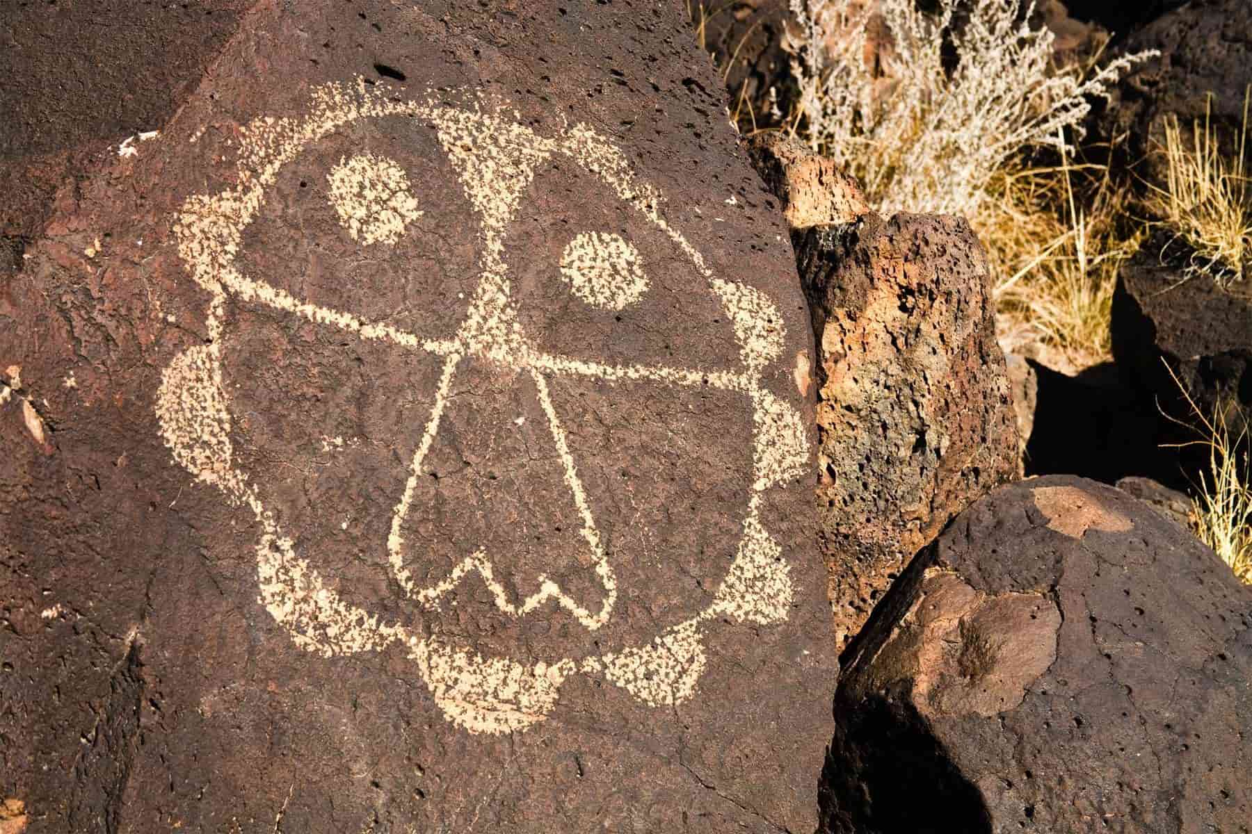 Secrets-Of-New-Mexico8217s-Desert-Varnish-Petroglyph-Galleries secrets-of-new-mexicos-desert-varnish-petroglyph-galleries