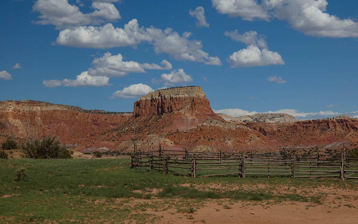 secrets-of-new-mexicos-ghost-ranch-plateaus