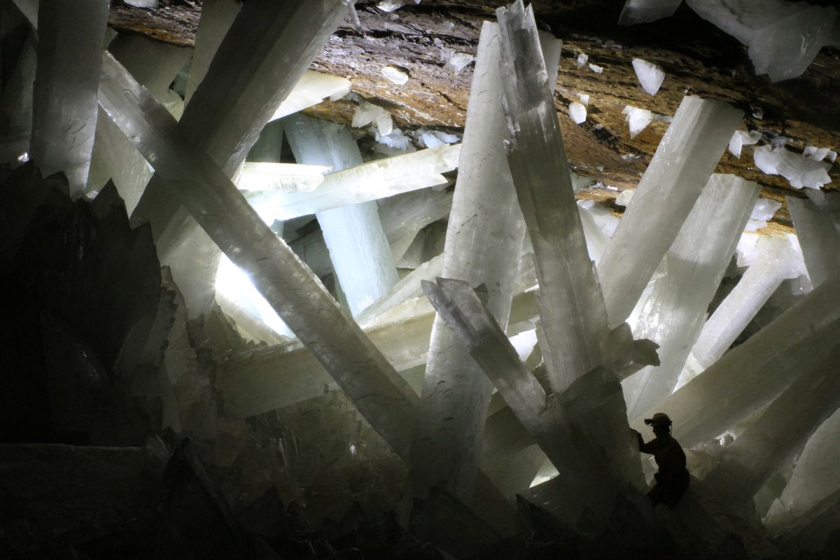 Secrets-Of-New-Mexico8217s-Translucent-Desert-Selenite-Crystals secrets-of-new-mexicos-translucent-desert-selenite-crystals