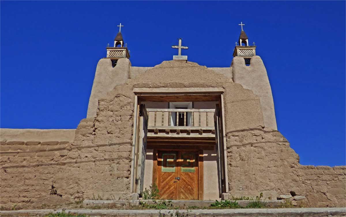 secrets-of-new-mexicos-weathered-spanish-mission-chains