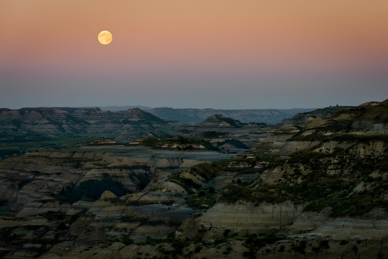 Secrets-Of-North-Dakota8217s-Moonlit-Desert-Badlands secrets-of-north-dakotas-moonlit-desert-badlands