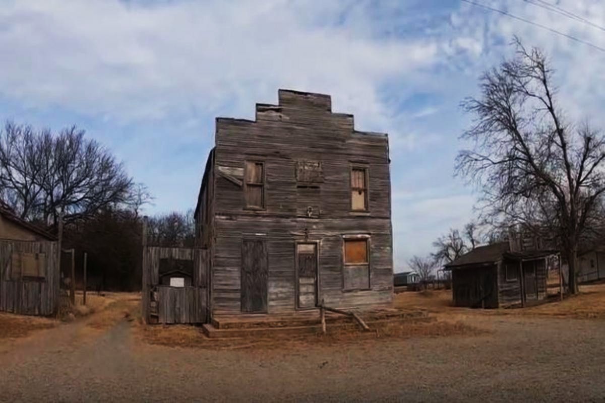 secrets-of-oklahomas-fort-reno-ghost-towns