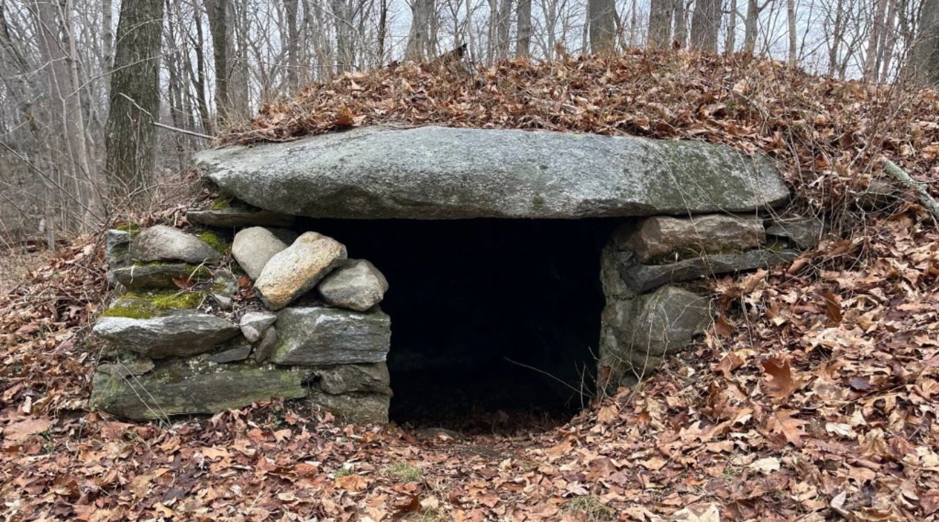 Secrets-Of-Rhode-Island8217s-Queen8217s-Fort-Stone-Chamber-Networks secrets-of-rhode-islands-queens-fort-stone-chamber-networks