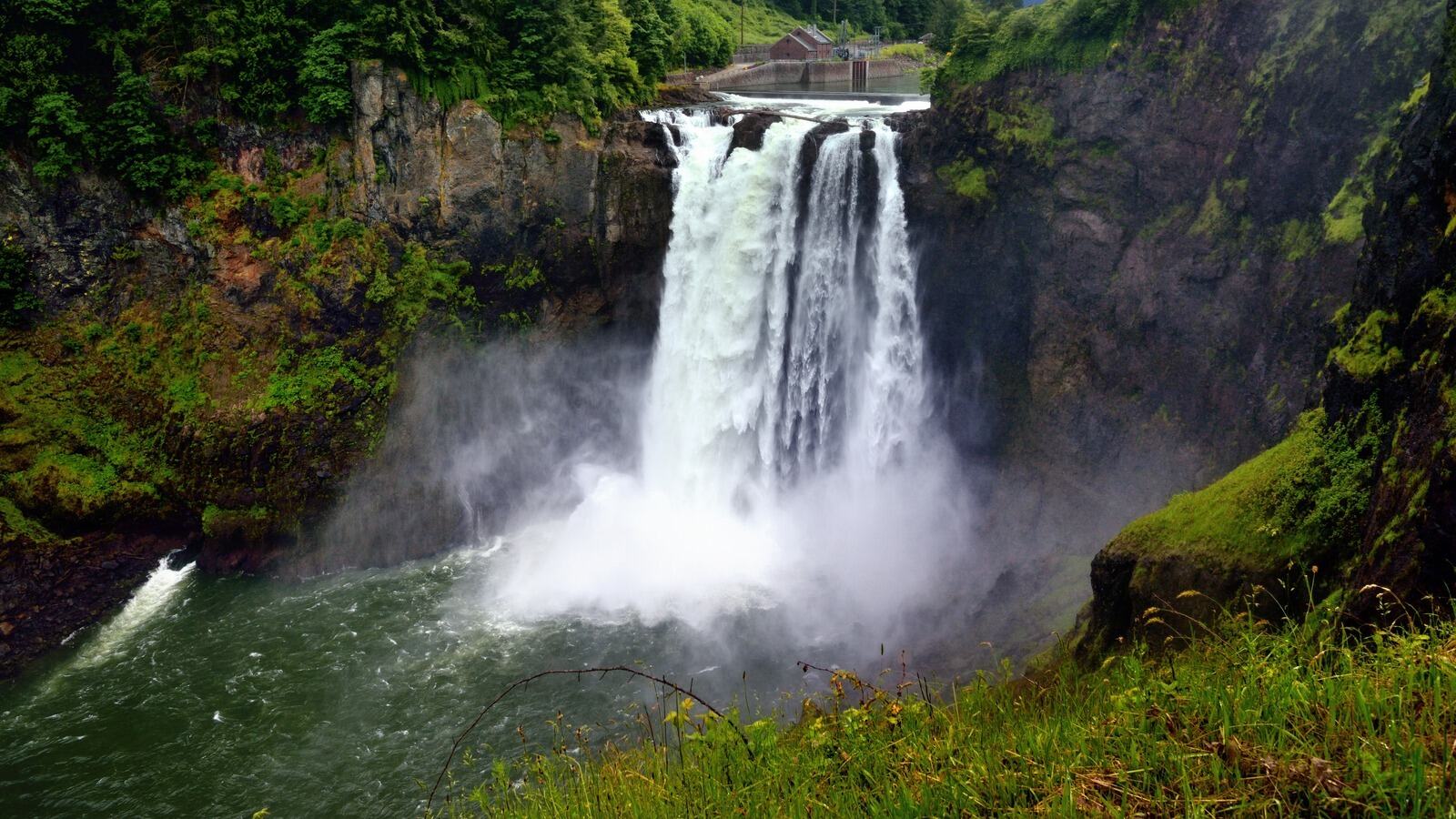 secrets-of-snoqualmies-polished-river-rock-pathways