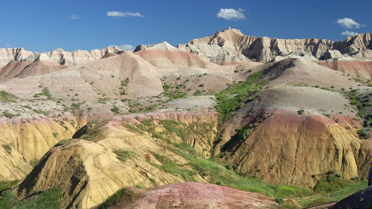 secrets-of-south-dakotas-badlands-grass-waves