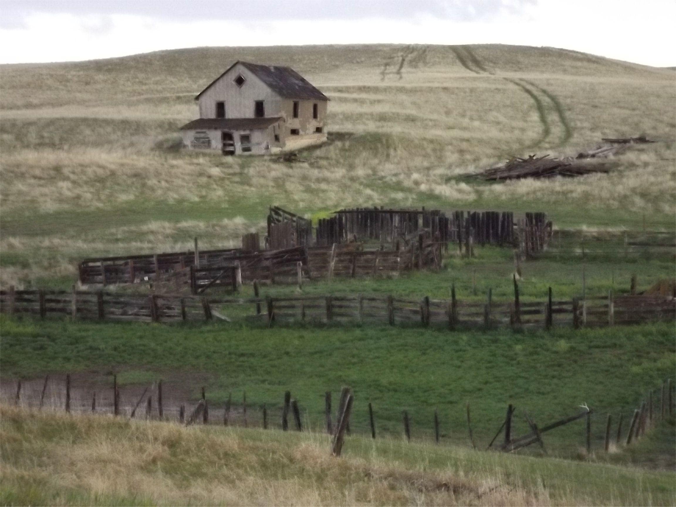 Secrets-Of-South-Dakota8217s-Windswept-Prairie-Homestead secrets-of-south-dakotas-windswept-prairie-homestead