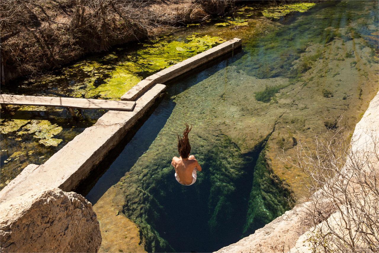 secrets-of-texass-jacobs-well-cave-entrances