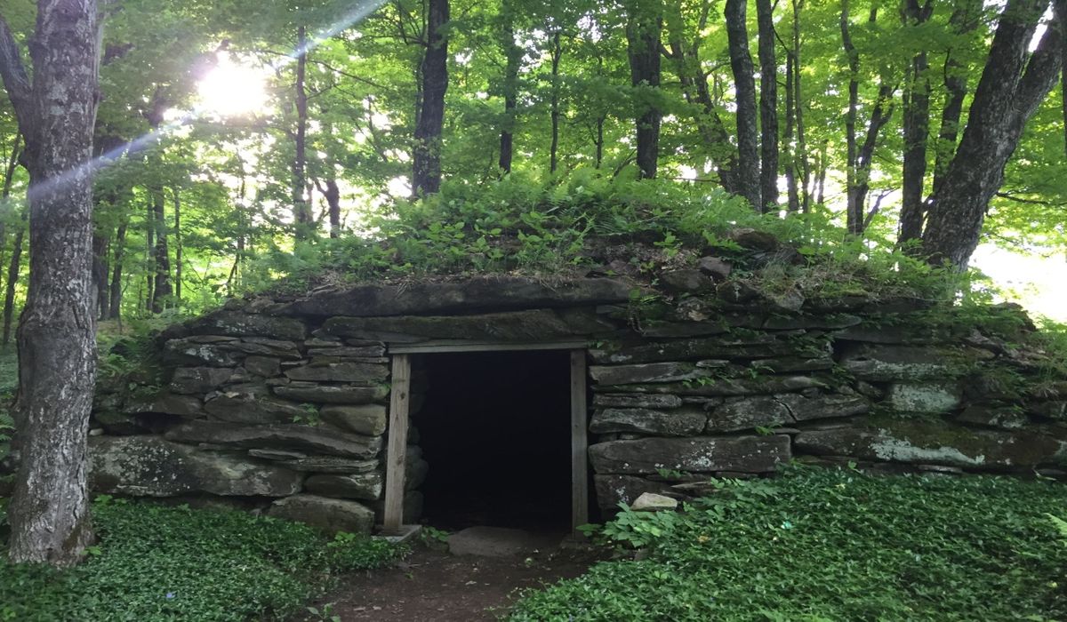 secrets-of-vermonts-putney-mountain-stone-chambers