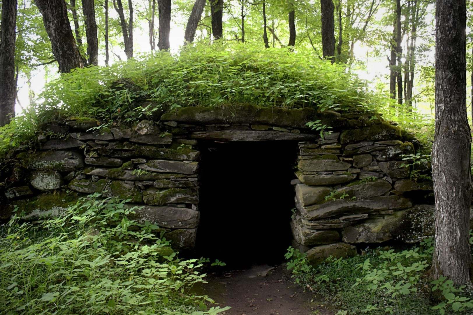 secrets-of-vermonts-stone-built-root-cellars