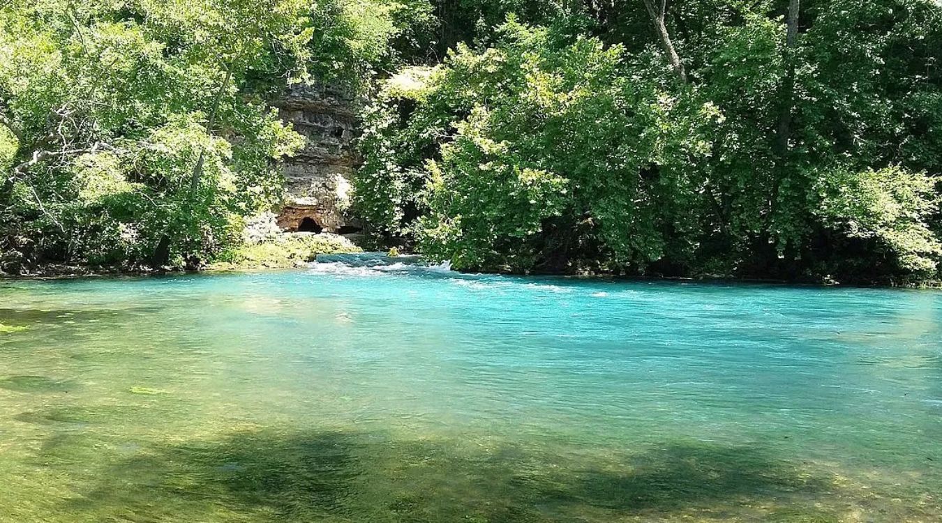 The-Hidden-Cerulean-Pools-Of-Missouri8217s-Big-Spring the-hidden-cerulean-pools-of-missouris-big-spring