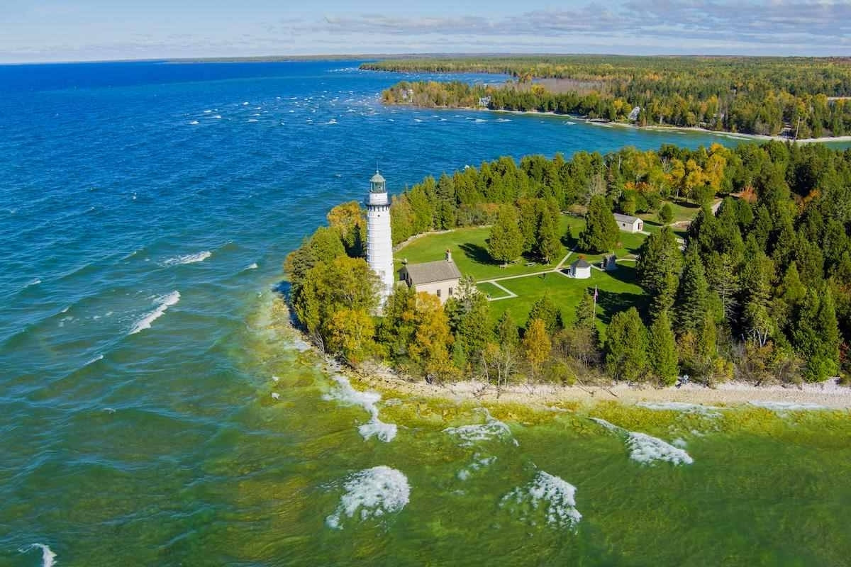 wisconsins-door-county-hidden-lighthouses-revealed