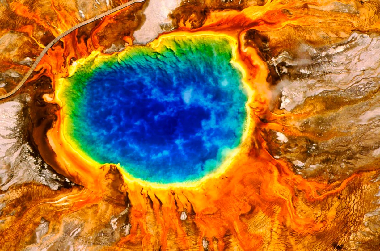 Wyoming8217s-Colorful-Volcanic-Pools wyomings-colorful-volcanic-pools