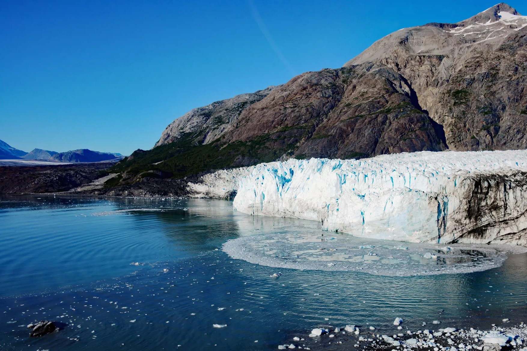 alaskas-glacier-bay-margerie-glacier-calving-secrets