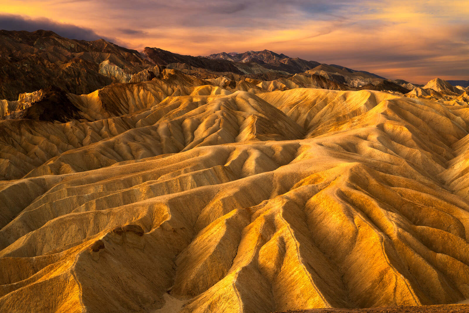 californias-death-valley-sunrise-colors-at-zabriskie-point