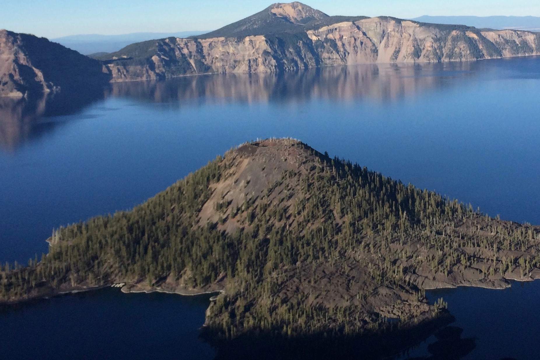 curious-facts-about-oregons-crater-lake-wizard-island