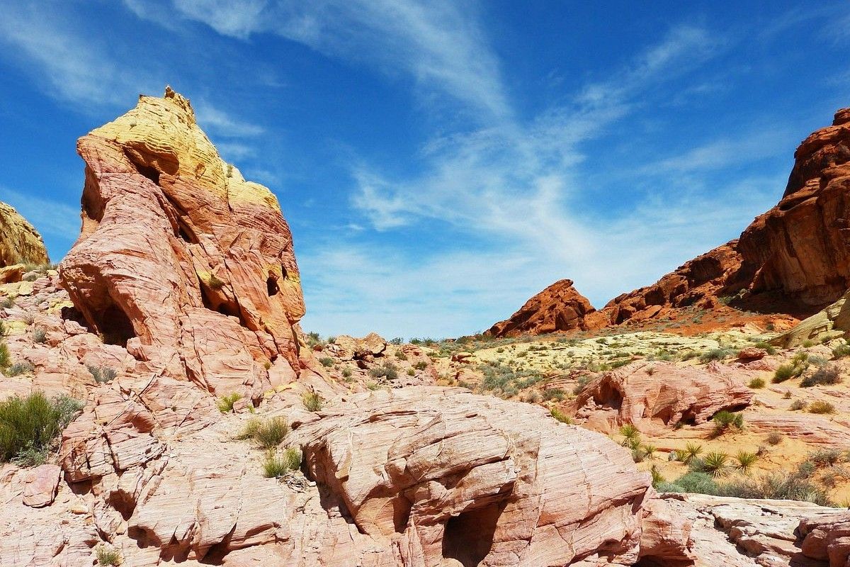 curious-formations-of-nevadas-valley-of-fire-white-domes-trail