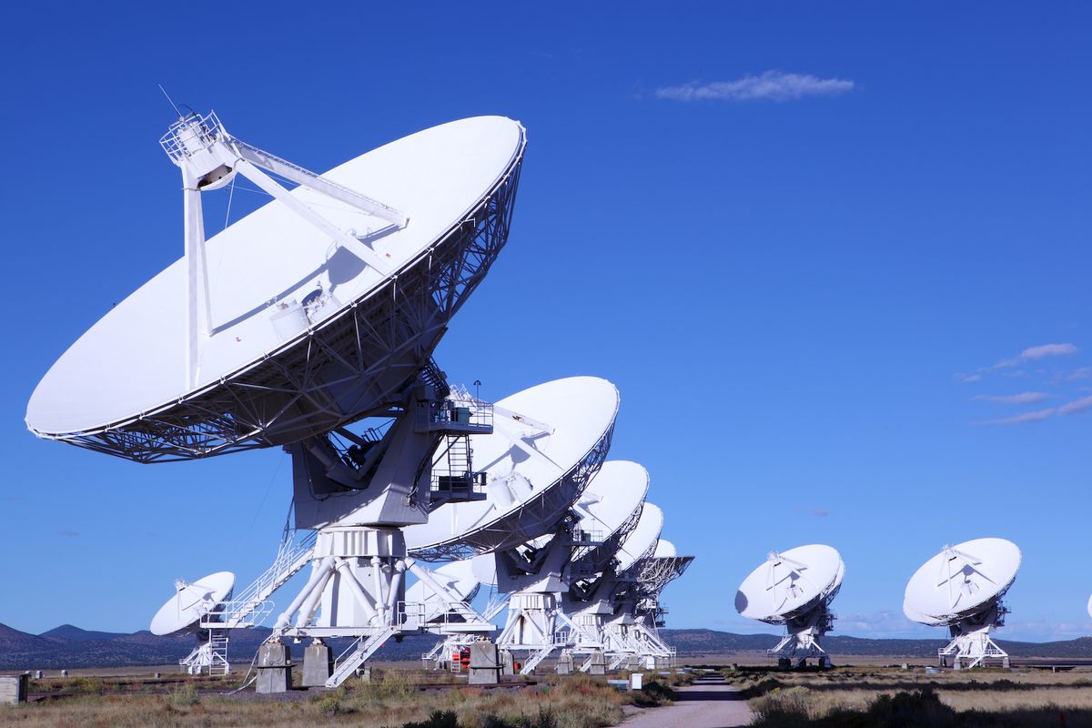 curious-insights-into-new-mexicos-very-large-array-radio-telescope-desert
