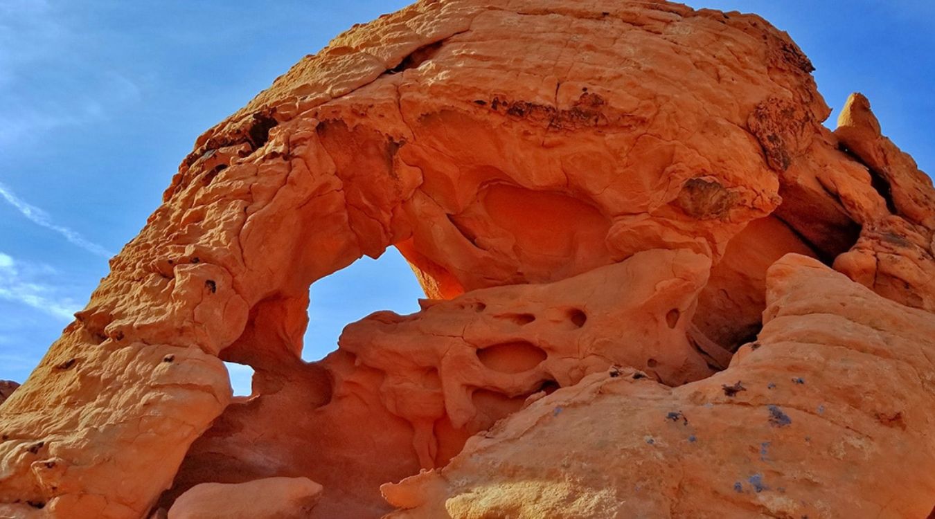 curious-trails-of-nevadas-valley-of-fire-beehives-rock-formation