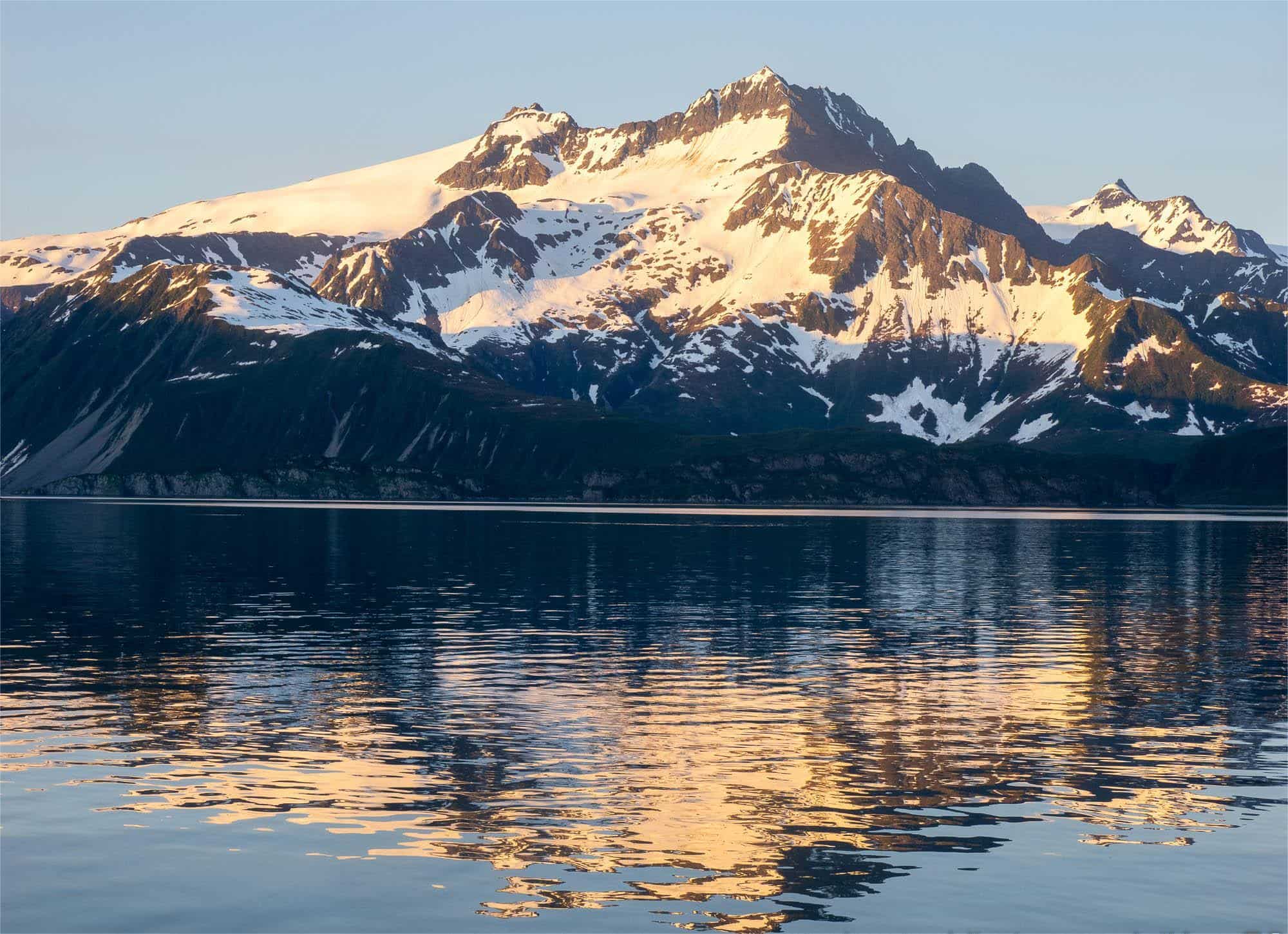 hidden-bays-of-aialik-bay-in-alaska