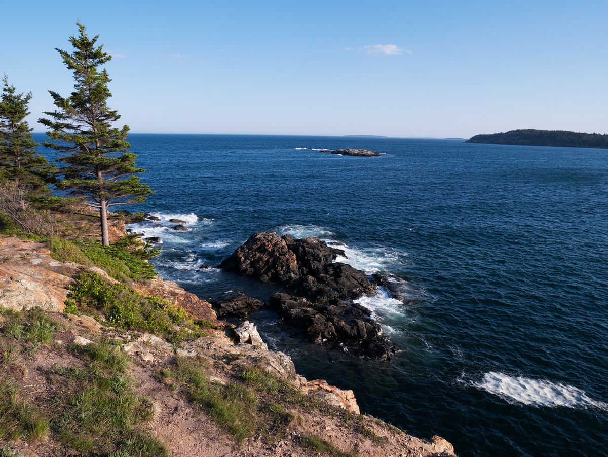 hidden-cliffs-along-maines-great-head-trail