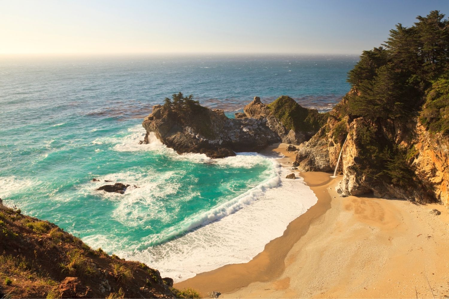 hidden-coastal-cliffs-of-californias-julia-pfeiffer-burns