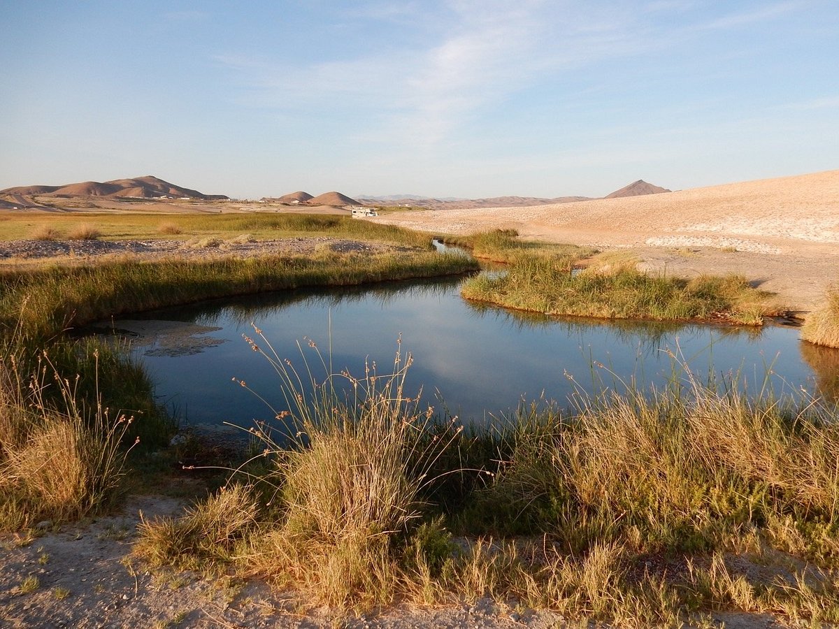 hidden-desert-pools-at-tecopa-hot-springs