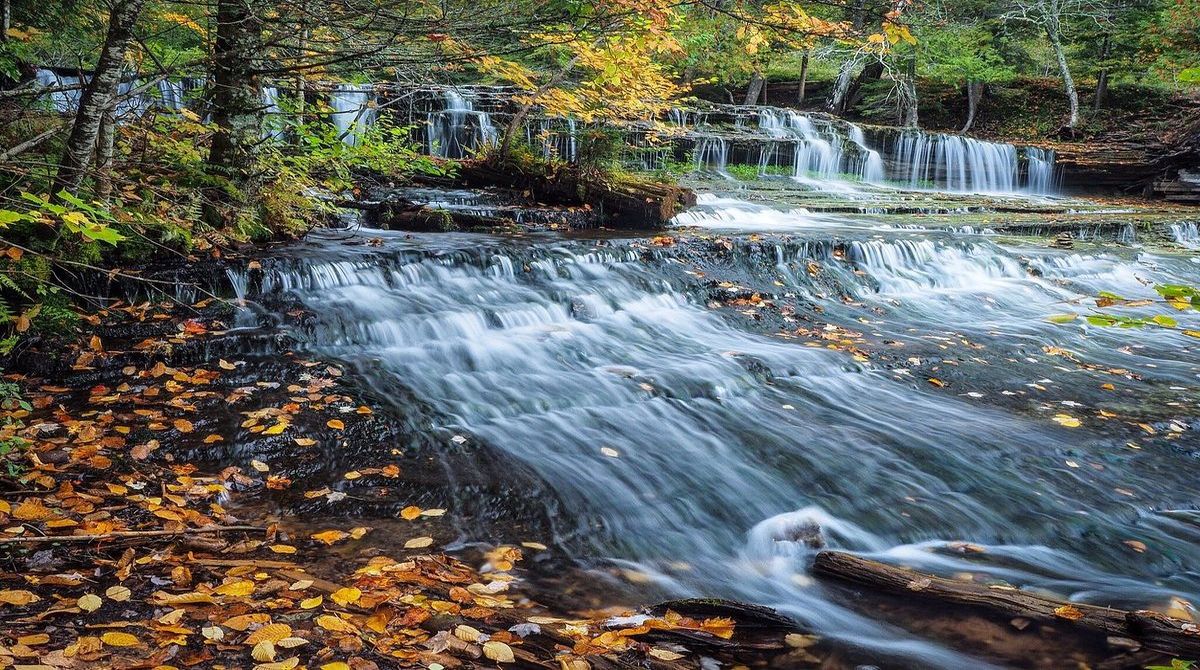 hidden-forest-pools-at-au-train-falls-in-michigan