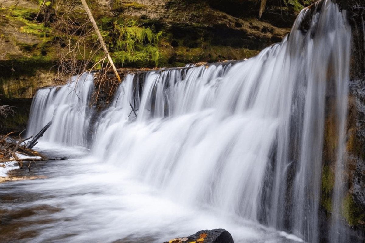 hidden-forest-pools-in-munising-falls-michigan