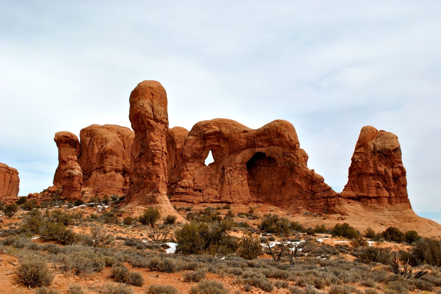 Hidden-Gems-Of-Utah8217s-Arches-Windows-Section hidden-gems-of-utahs-arches-windows-section