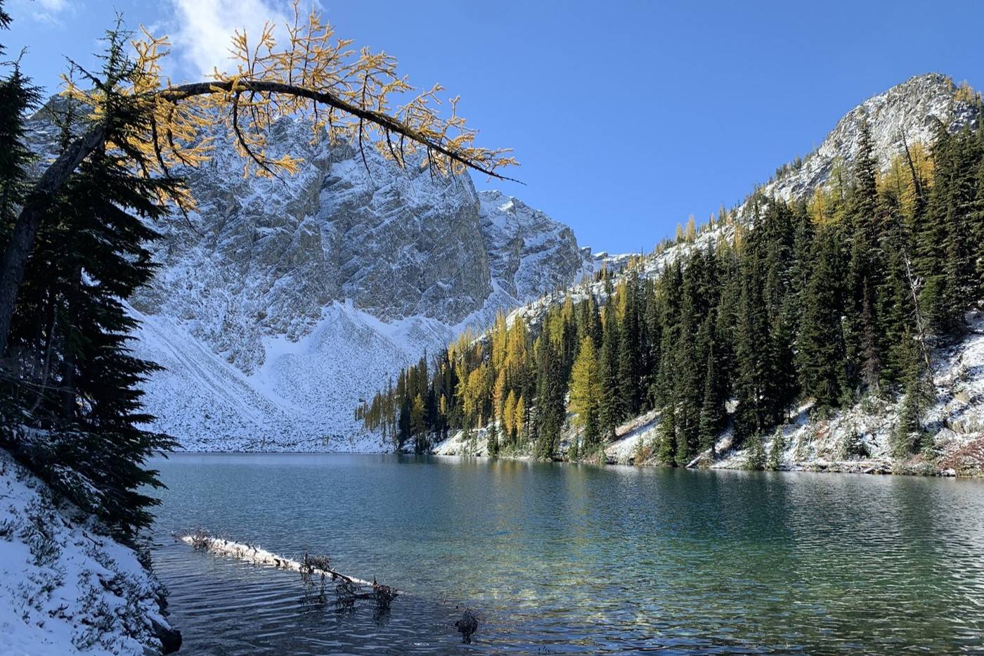 hidden-gems-of-washingtons-north-cascades-blue-lake-alpine-cirque-views