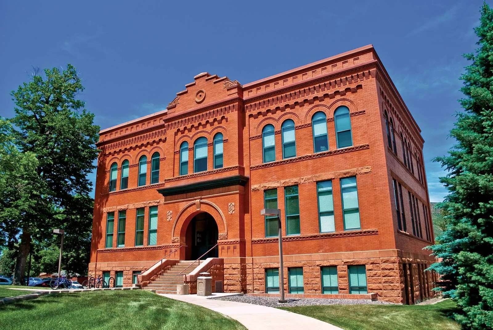 hidden-gold-extraction-techniques-at-colorados-school-of-mines