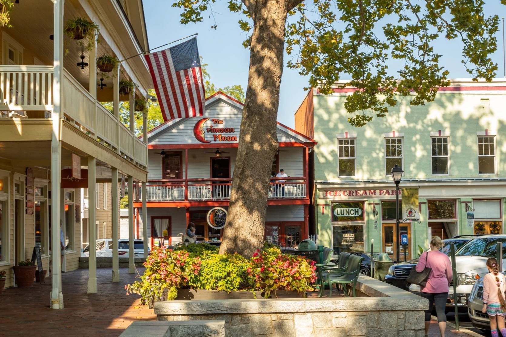 hidden-gold-panning-spots-in-dahlonegas-historic-district