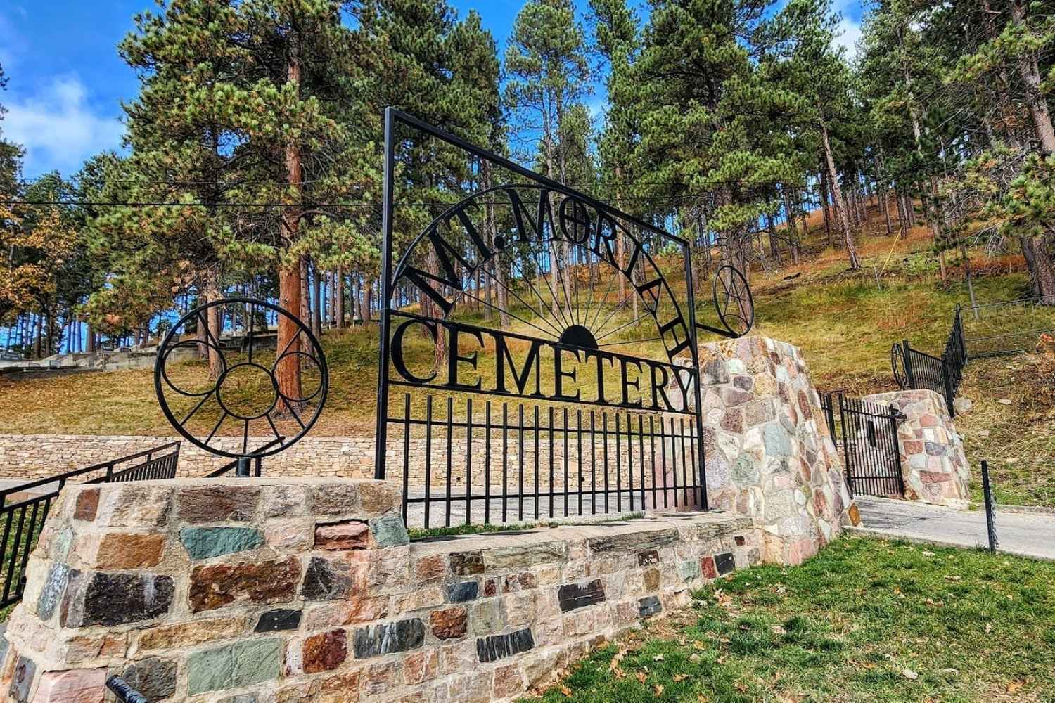 hidden-gold-rush-cemeteries-in-south-dakotas-black-hills