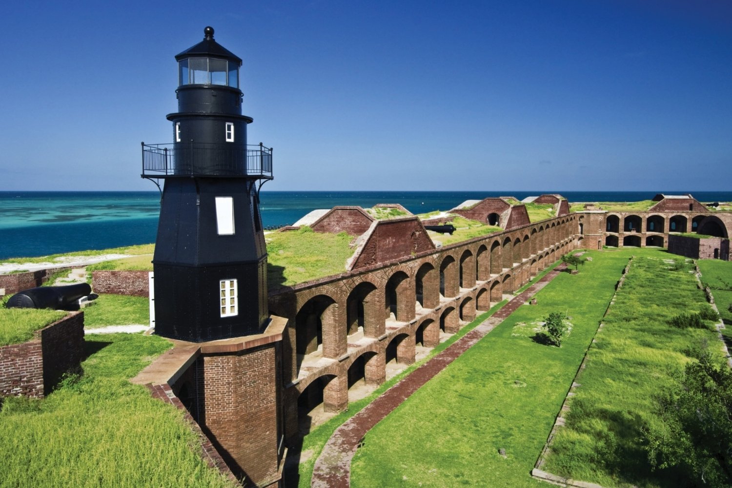 hidden-lighthouse-ruins-in-floridas-dry-tortugas-keys