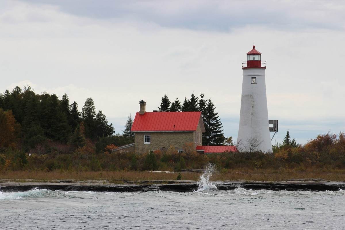 hidden-lighthouse-ruins-in-michigans-thunder-bay