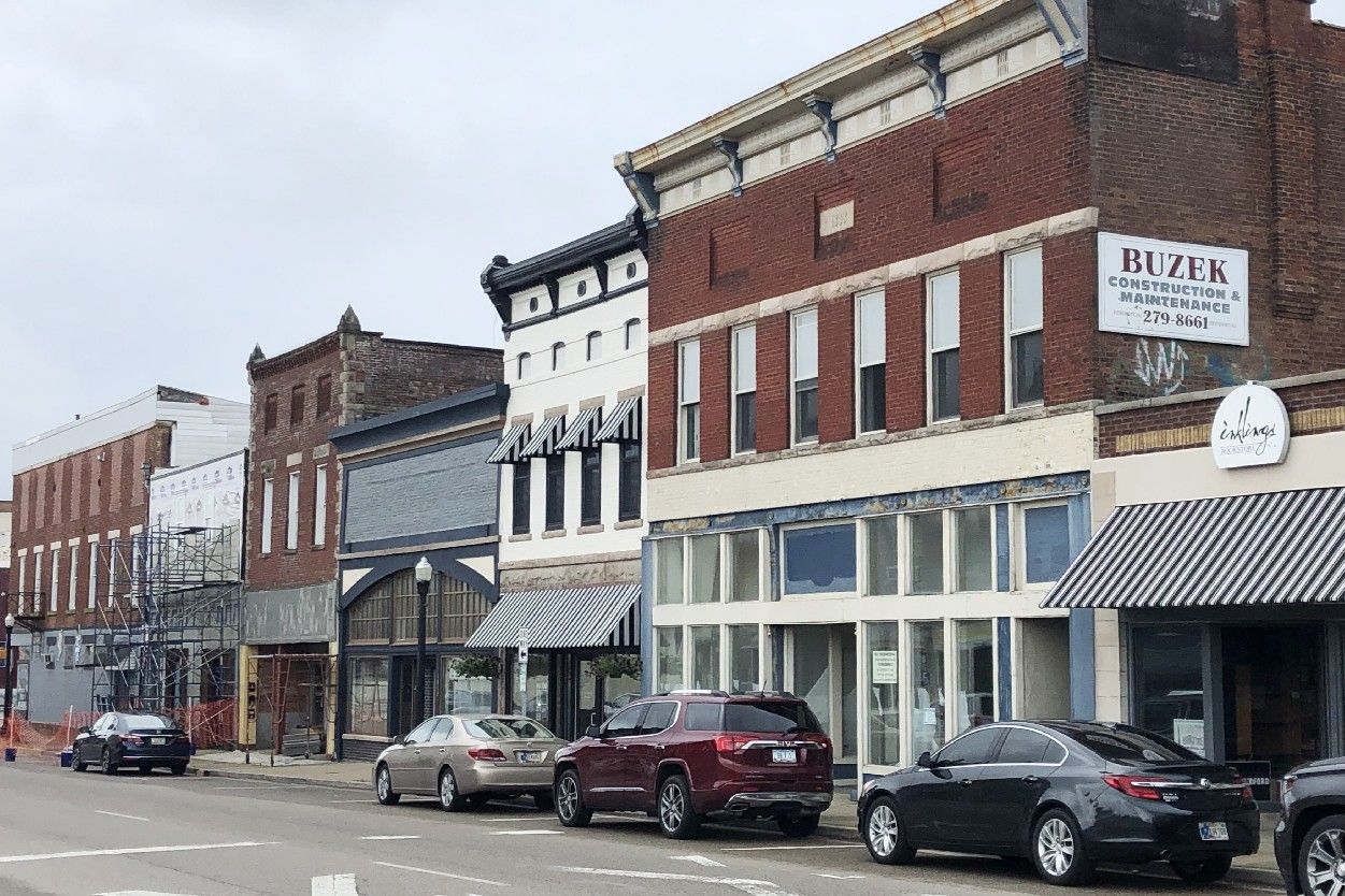 hidden-limestone-quarries-in-indianas-bedford-region