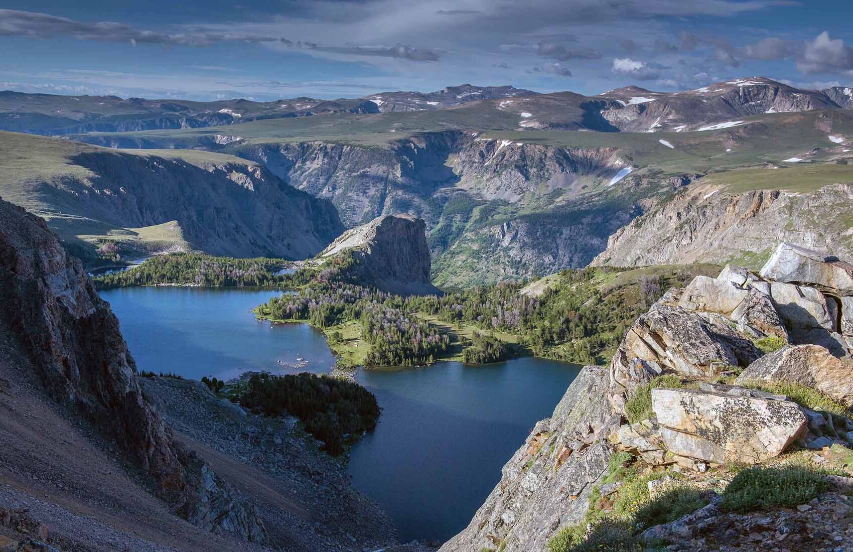hidden-mountain-cirques-of-montanas-beartooth-plateau
